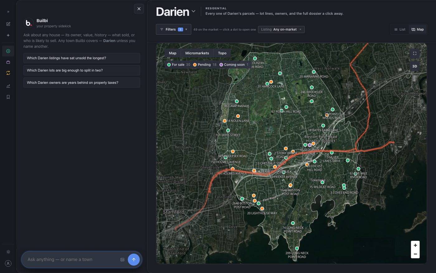 Darien on the Explore map, the chat panel open