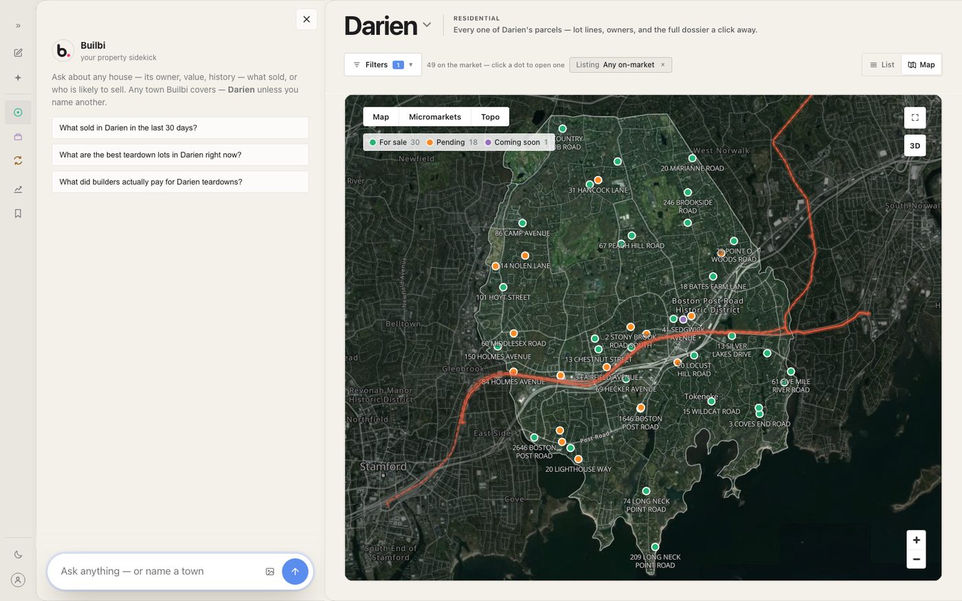 Darien on the Explore map, the chat panel open